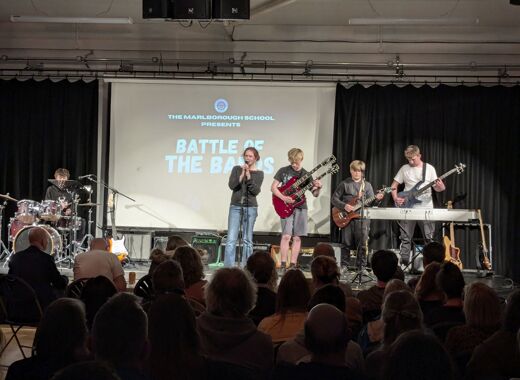 PXL 20250328 182159037