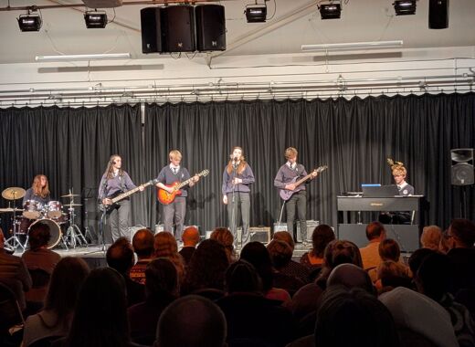 PXL 20251211 185630349