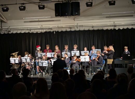 PXL 20251211 180553952